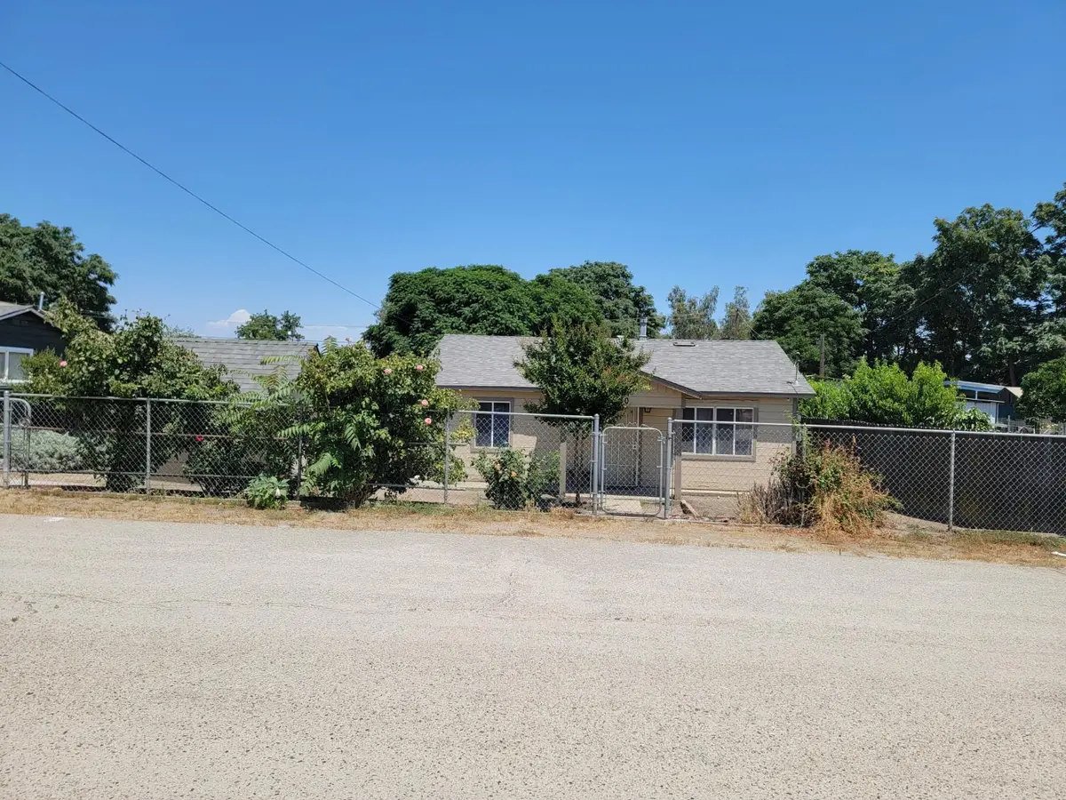 9180 Walker Court, Reedley, CA 93654 - #1