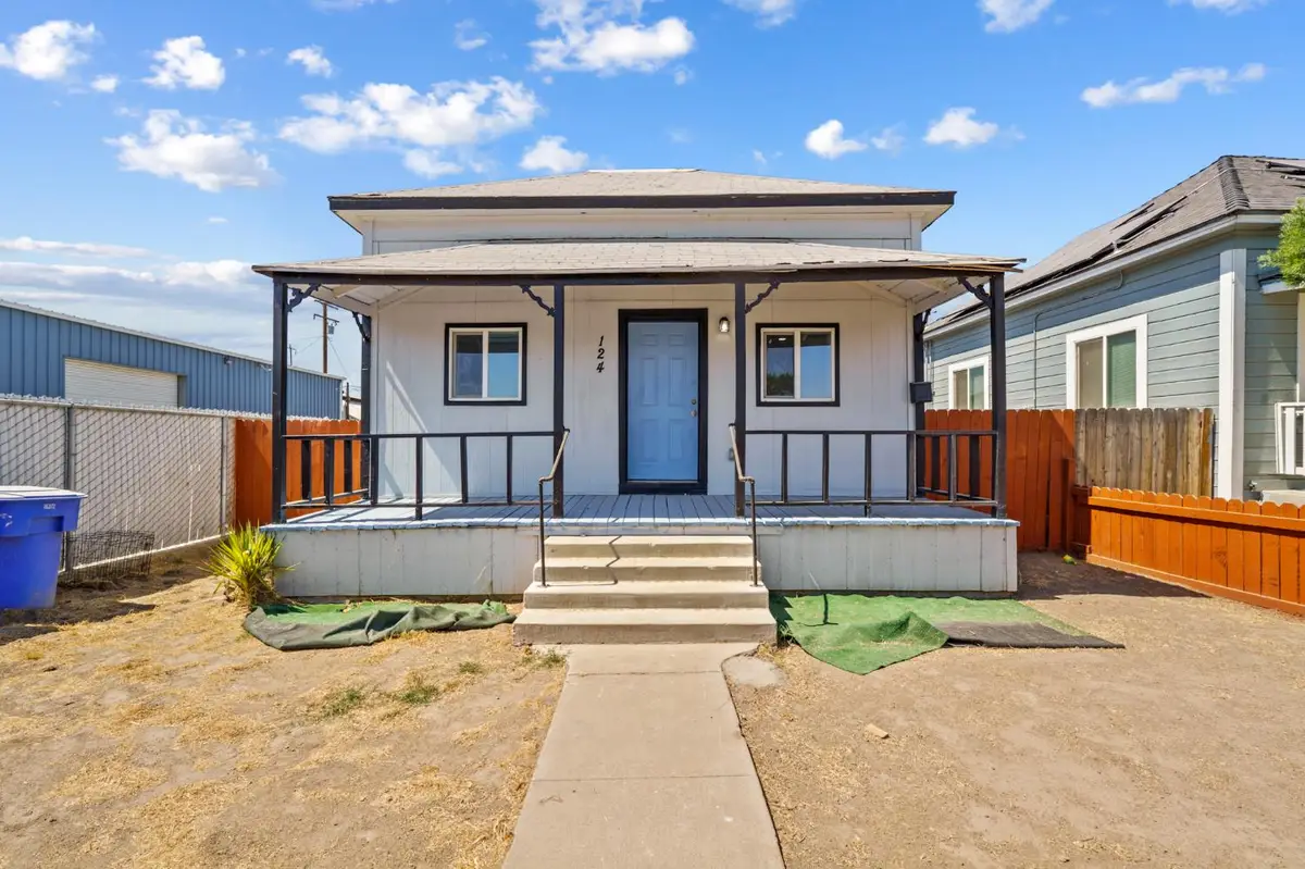 124 E 4th Street, Hanford, CA 93230 - Image #1