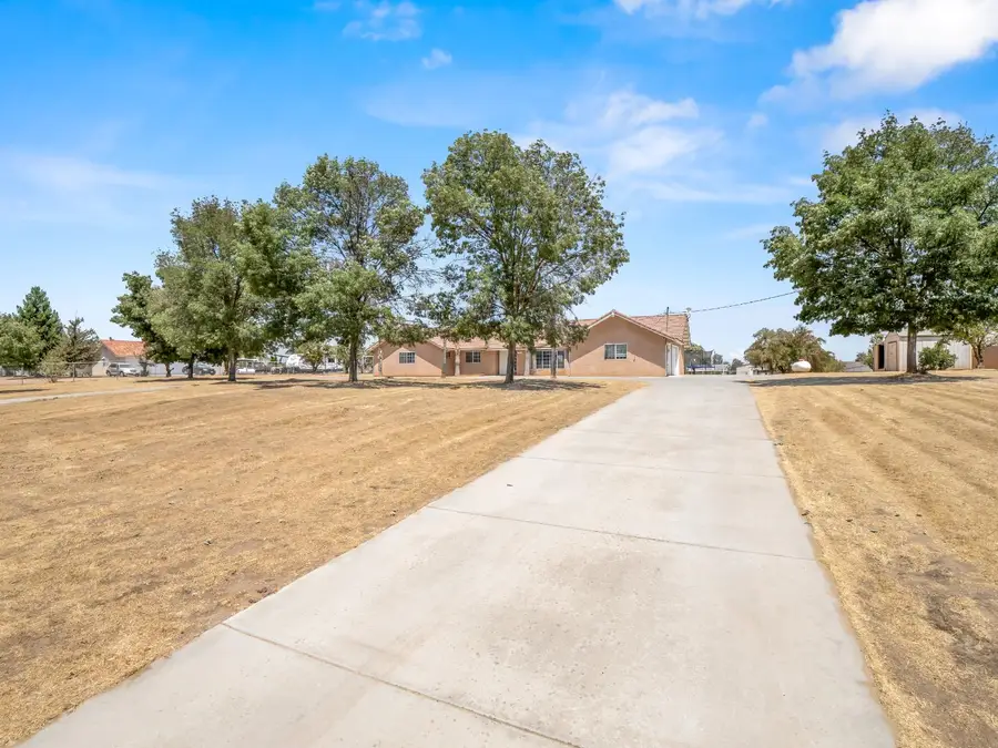 16099 Karen Road, Madera, CA 93636 - Image #3