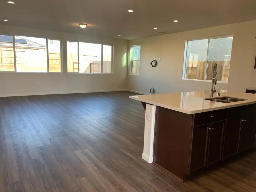 1189 Magnolia Court W, Madera, CA 93636 - #3