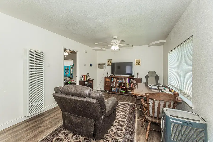 1517 Stillman Street, Selma, CA 93662 - #3