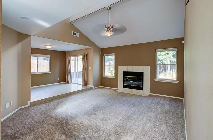 1318 E Bedford Avenue, Fresno, CA 93720 - Image #2