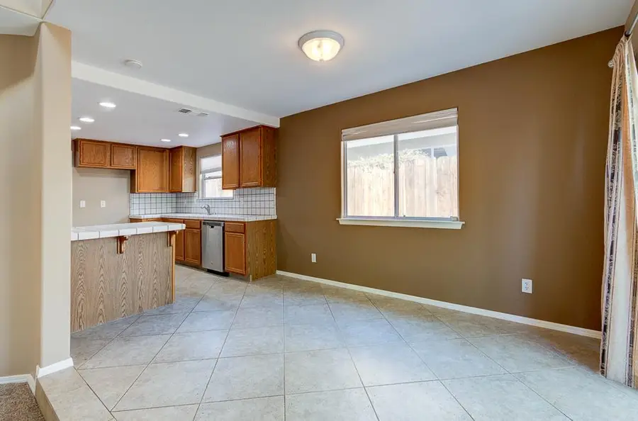 1318 E Bedford Avenue, Fresno, CA 93720 - Image #3