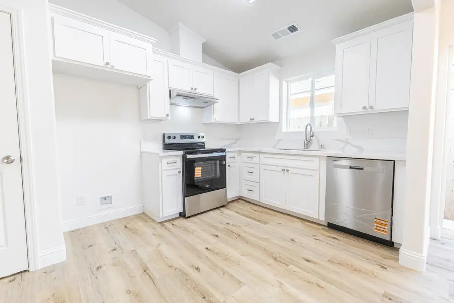 7057 W Cattern, Fresno, CA 93722 - Image #3