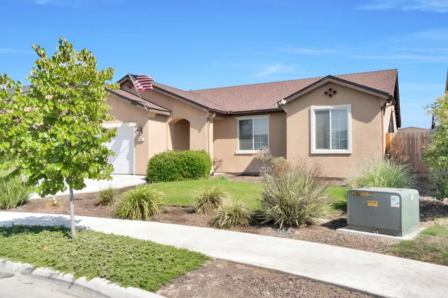 144 S Roeben Court, Visalia, CA 93291 - Image #3