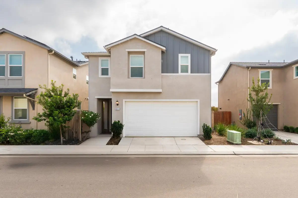 6313 E Meritage Drive, Fresno, CA 93727 - Image #1