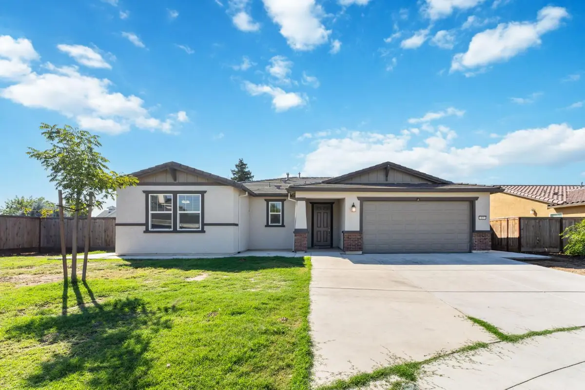 895 E Curtis Avenue, Fowler, CA 93625 - Image #1
