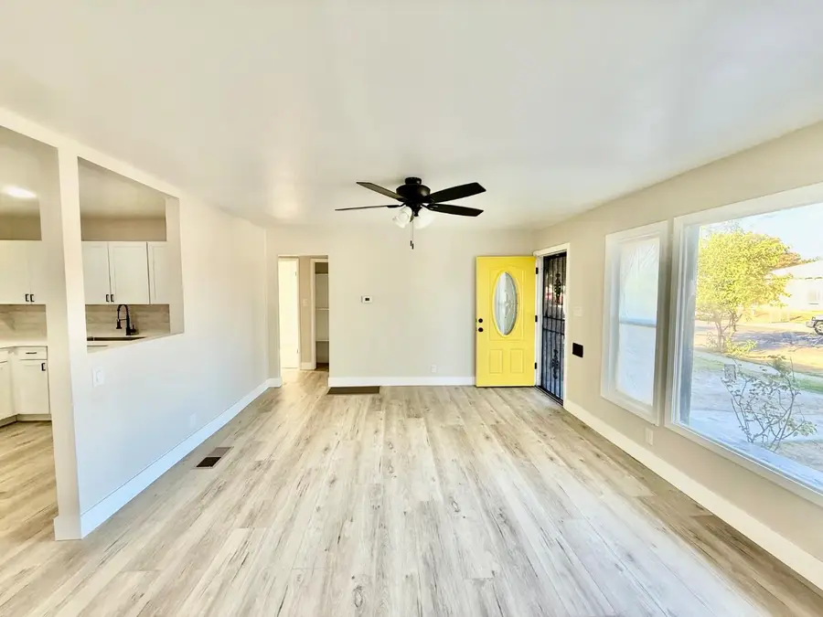 2458 S Poppy Avenue, Fresno, CA 93706 - Image #2