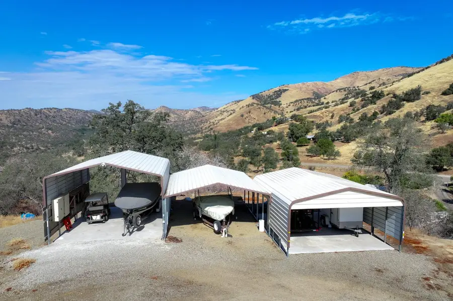 32279 E Trimmer Springs Road, Sanger, CA 93657 - Image #2