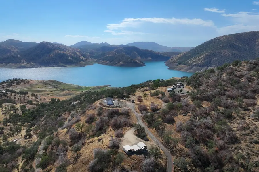 32279 E Trimmer Springs Road, Sanger, CA 93657 - Image #3