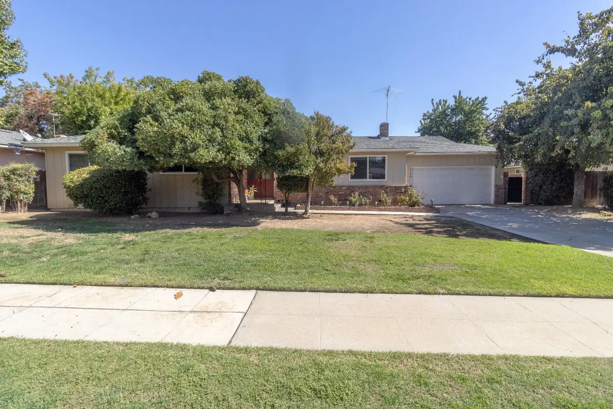 5720 N Bond Avenue, Fresno, CA 93710 - Image #1