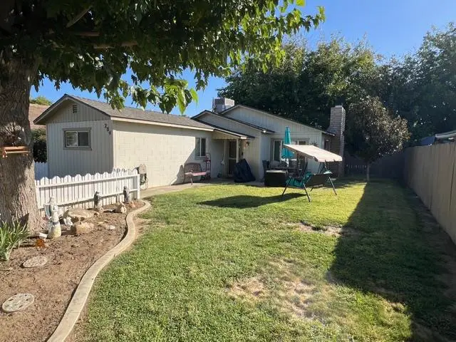 284 Buchanan Street, Coalinga, CA 93210 - Image #2