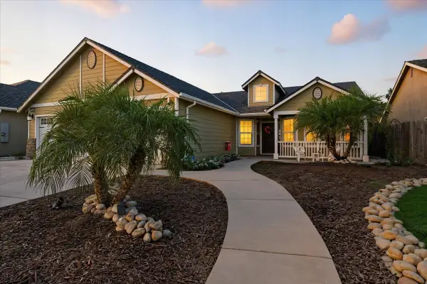 3833 W Vine Avenue, Visalia, CA 93291