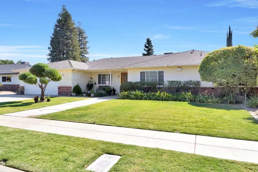 3077 W Robinwood Lane, Fresno, CA 93711 - #2