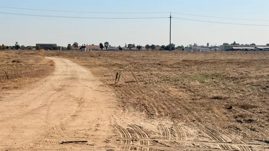 123 E South Ave, Parlier, CA 93648 - Image #2