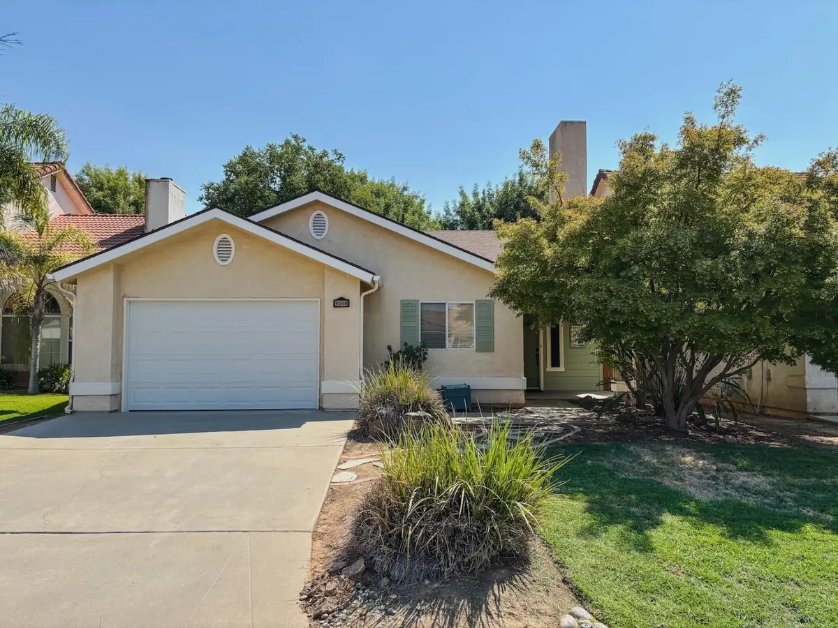 9598 N Sharon Avenue, Fresno, CA 93720 - Image #1