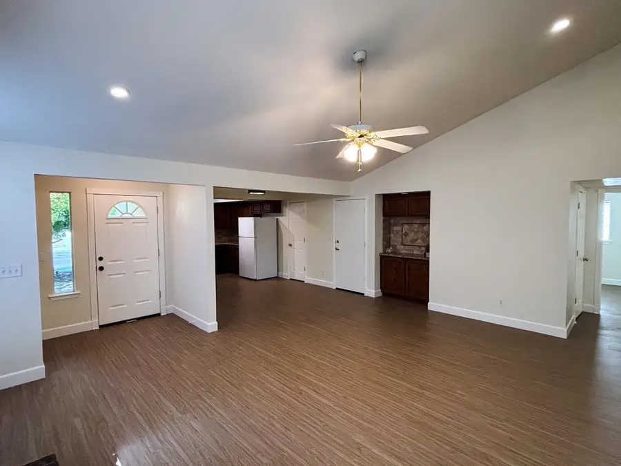 9598 N Sharon Avenue, Fresno, CA 93720 - Image #3