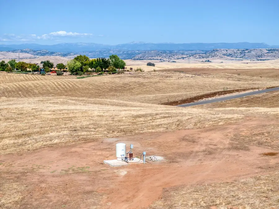 1 Biglione Drive, Clovis, CA 93619 - Image #2