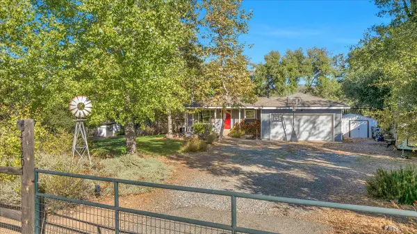 47207 Navajo Avenue, Coarsegold, CA 93614