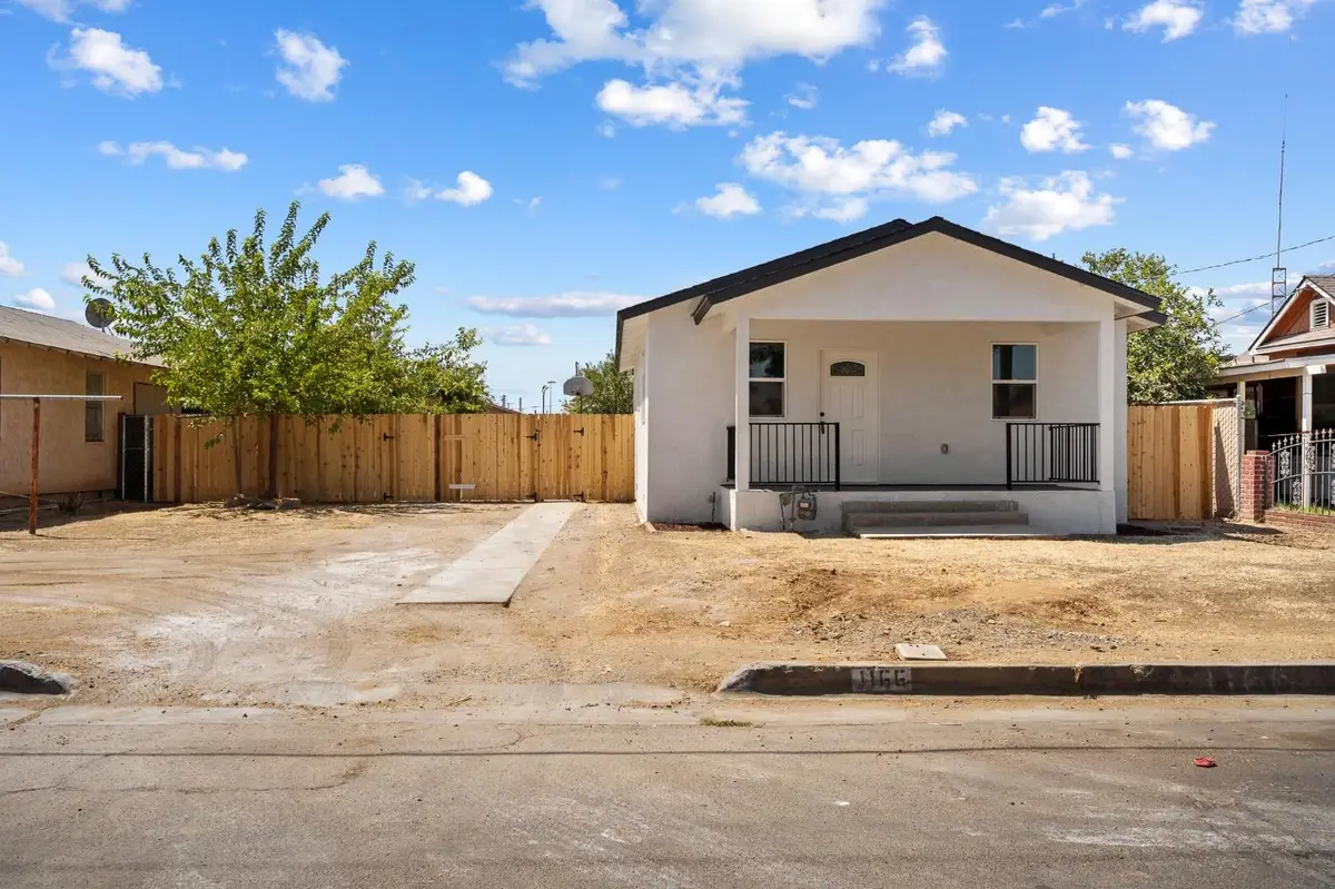 1166 E Park Way, Dinuba, CA 93618 - Image #1
