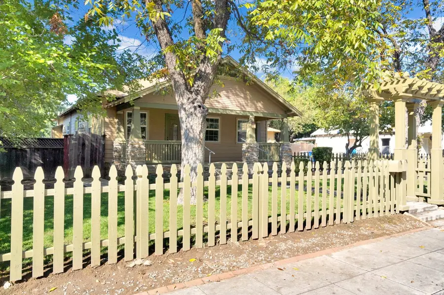 114 Dewitt Avenue, Clovis, CA 93612 - Image #3