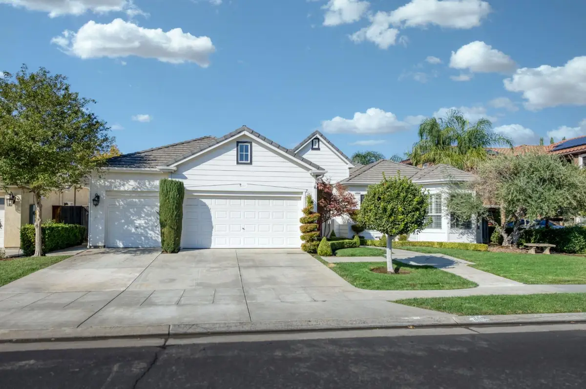1882 N Nadine Avenue, Clovis, CA 93619 - Image #1