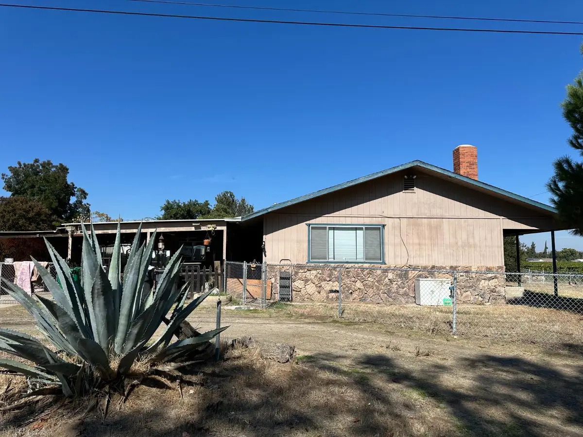 256 W Clayton Avenue, Fresno, CA 93706 - Image #1