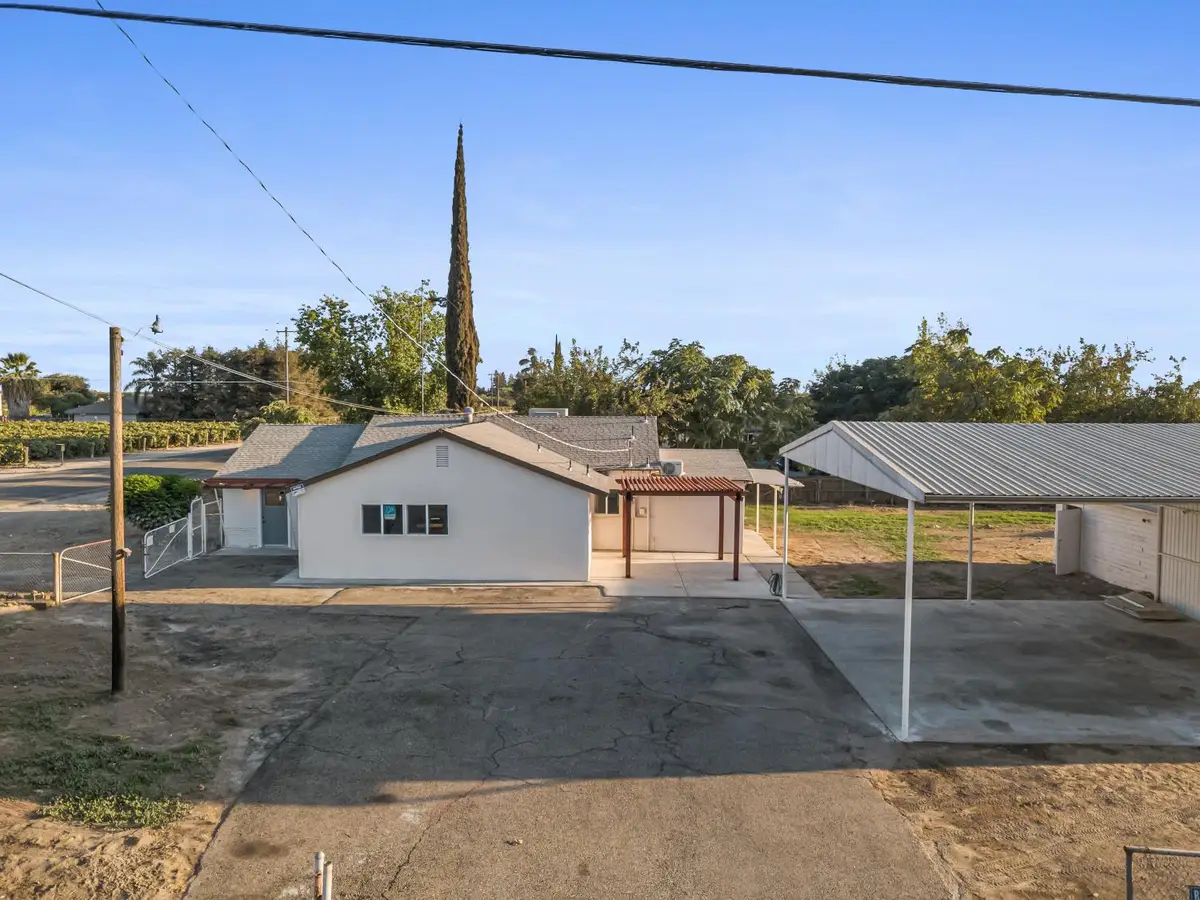 25 W Dinuba Avenue, Fresno, CA 93706 - Image #1