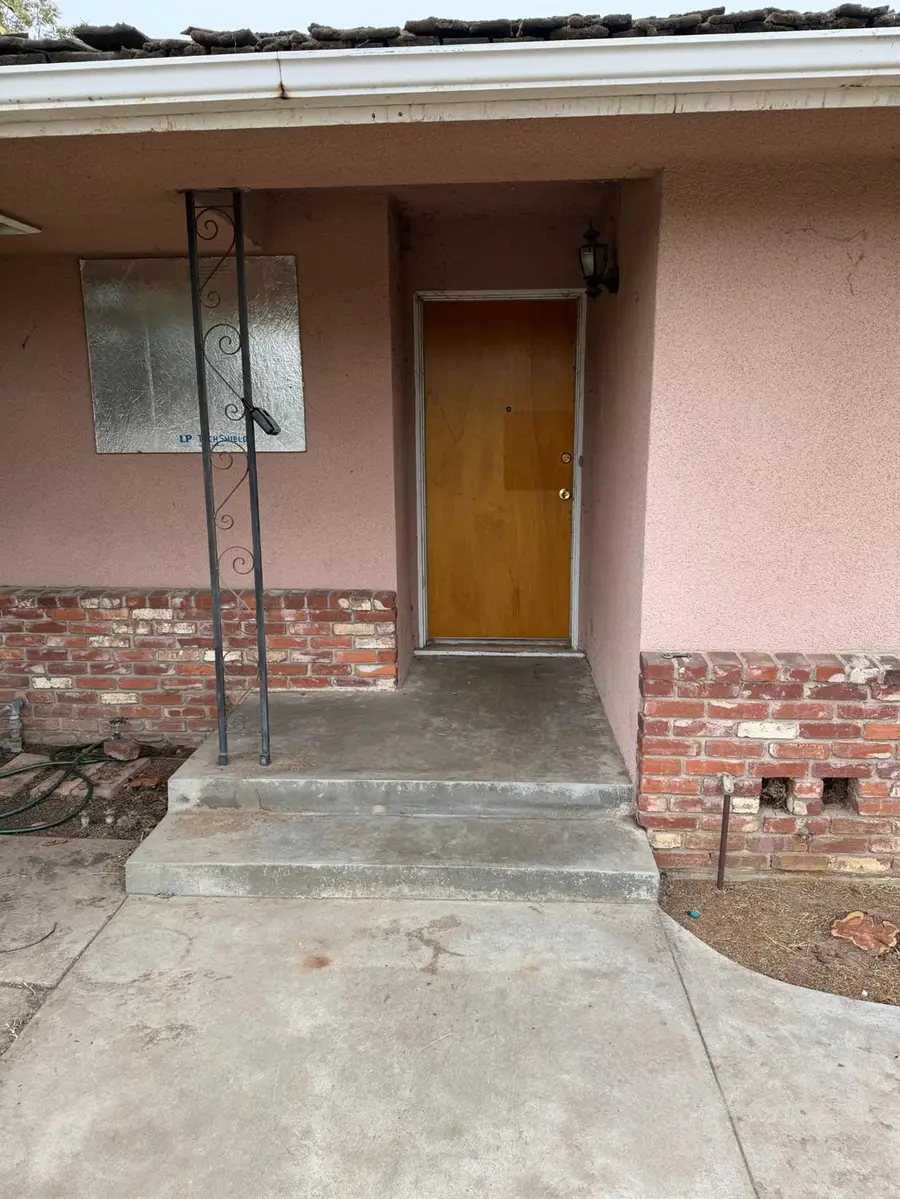 880 I Street, Parlier, CA 93648 - Image #2