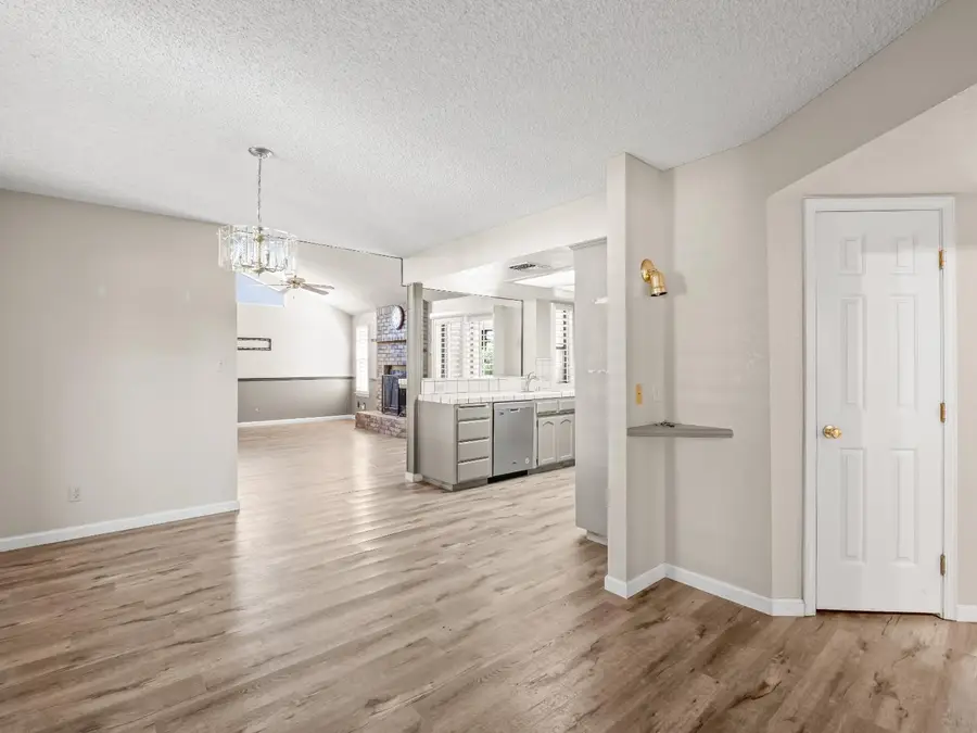 5109 W Menlo Avenue, Fresno, CA 93722 - Image #2