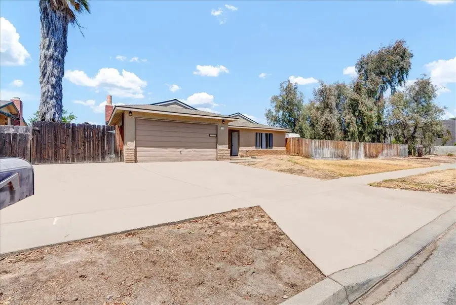 1110 W Bedford Avenue, Fresno, CA 93711 - Image #3