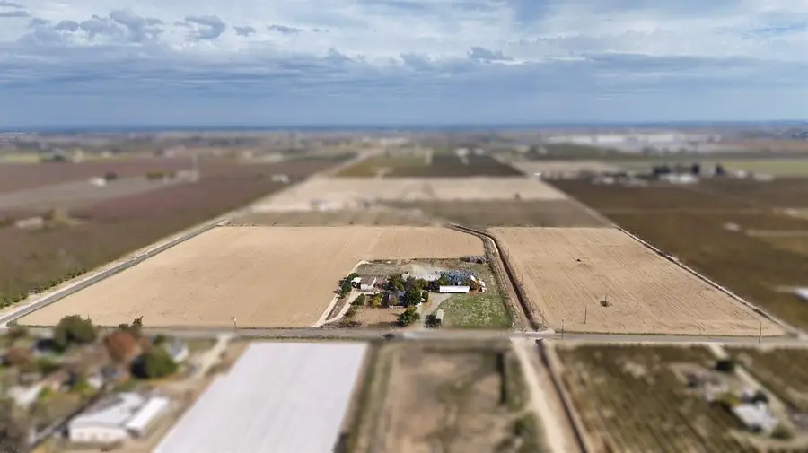 8124 S Cherry Avenue, Fresno, CA 93725 - Image #2