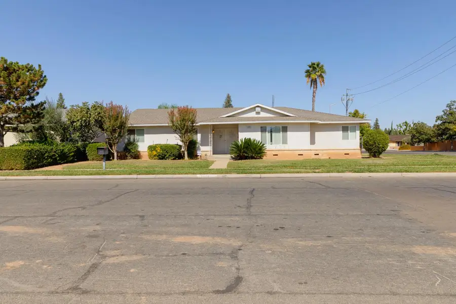 1418 W Palo Alto Ave, Fresno, CA 93711 - Image #2