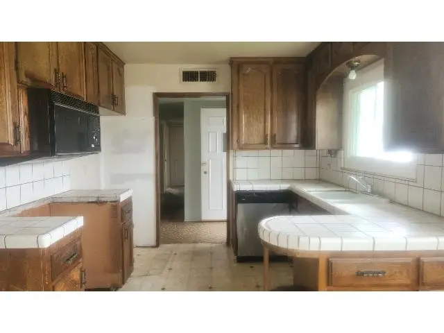 4886 E Brown Avenue, Fresno, CA 93703 - Image #3