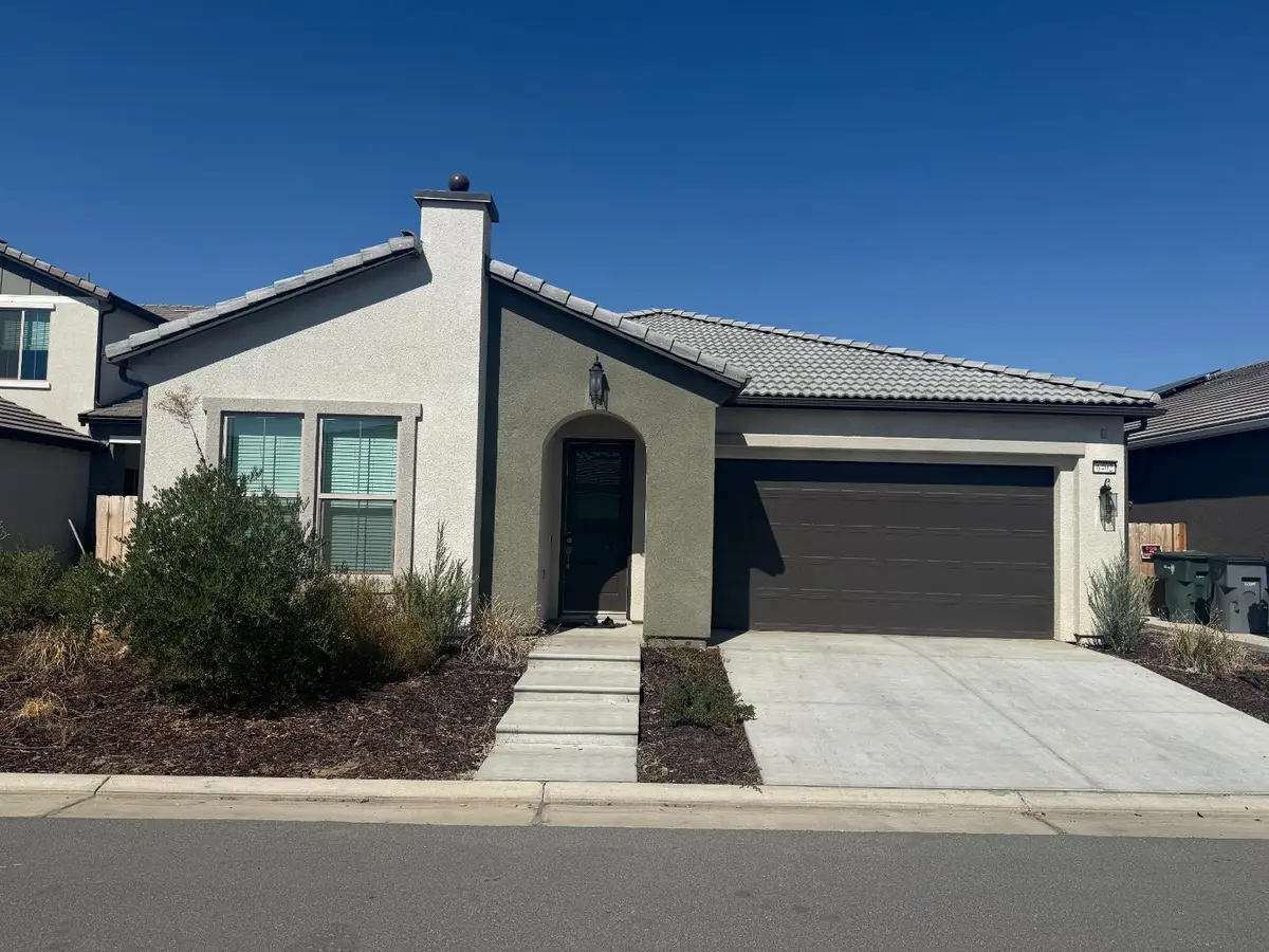 6402 E Millie Drive, Fresno, CA 93727 - Image #1