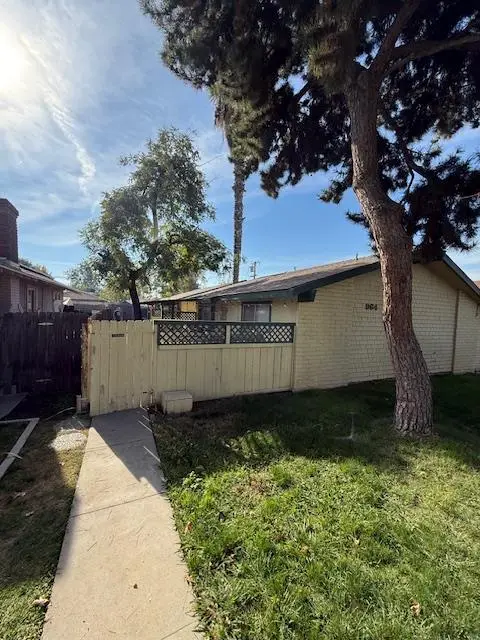 964 E Princeton Avenue, Fresno, CA 93704