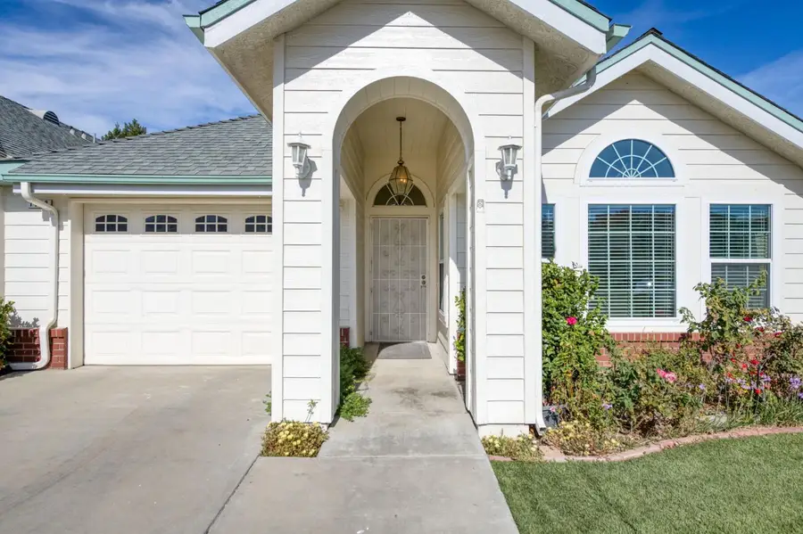 1708 E Morningstar Lane, Fresno, CA 93720 - Image #2