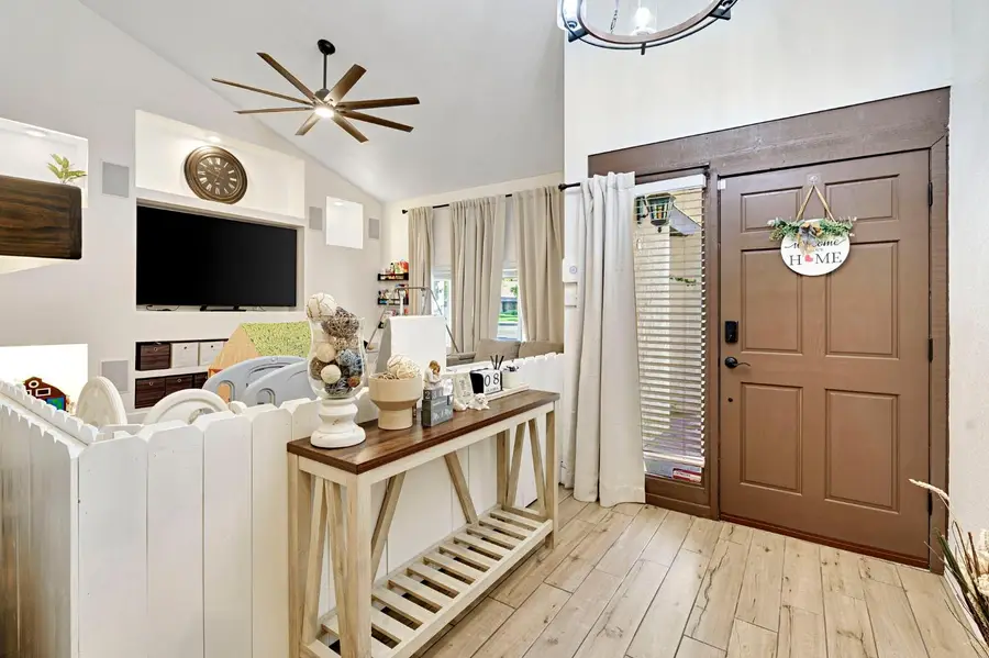 1661 S Waverly, Fresno, CA 93727 - Image #2