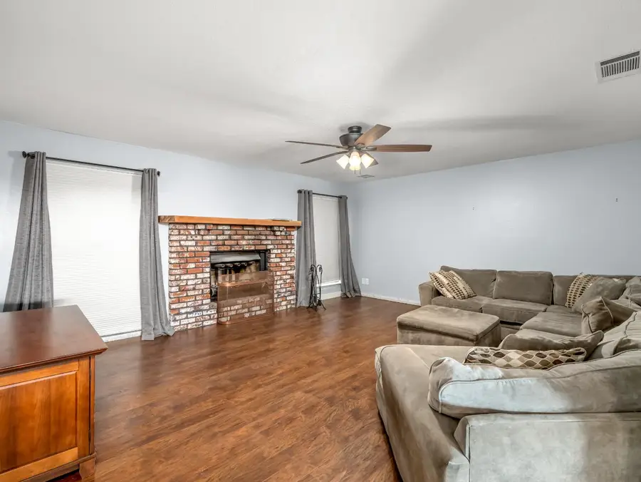 13017 Violet Lane, Clovis, CA 93619 - Image #3