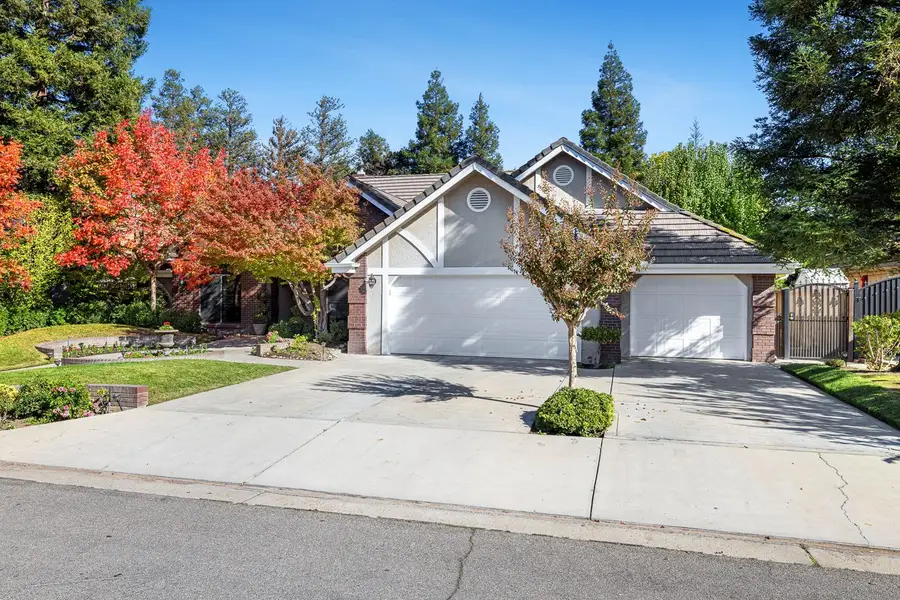 920 E Windsor Circle, Fresno, CA 93720 - Image #2