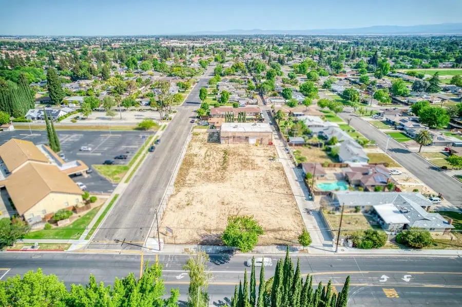1803 Sunset Avenue, Madera, CA 93637 - #2