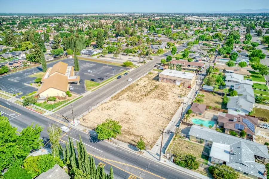 1803 Sunset Avenue, Madera, CA 93637 - #3
