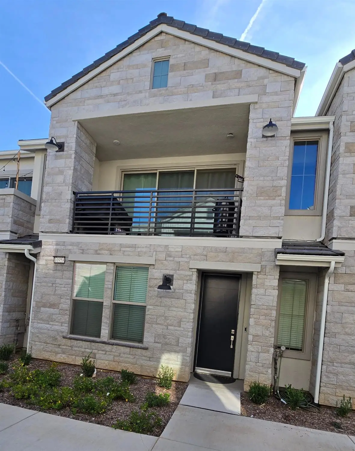 10958 N Honeysuckle Drive, Fresno, CA 93730 - Image #1