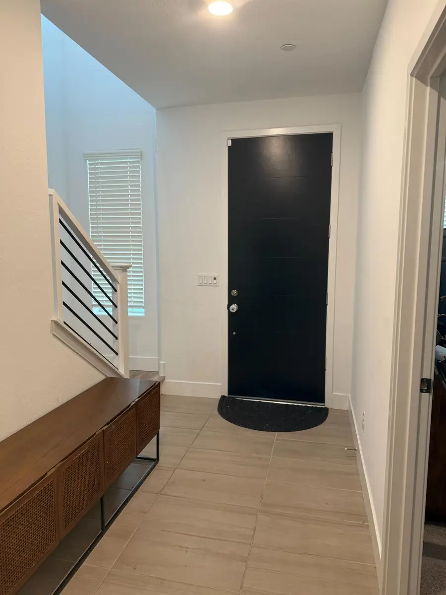 10958 N Honeysuckle Drive, Fresno, CA 93730 - Image #2