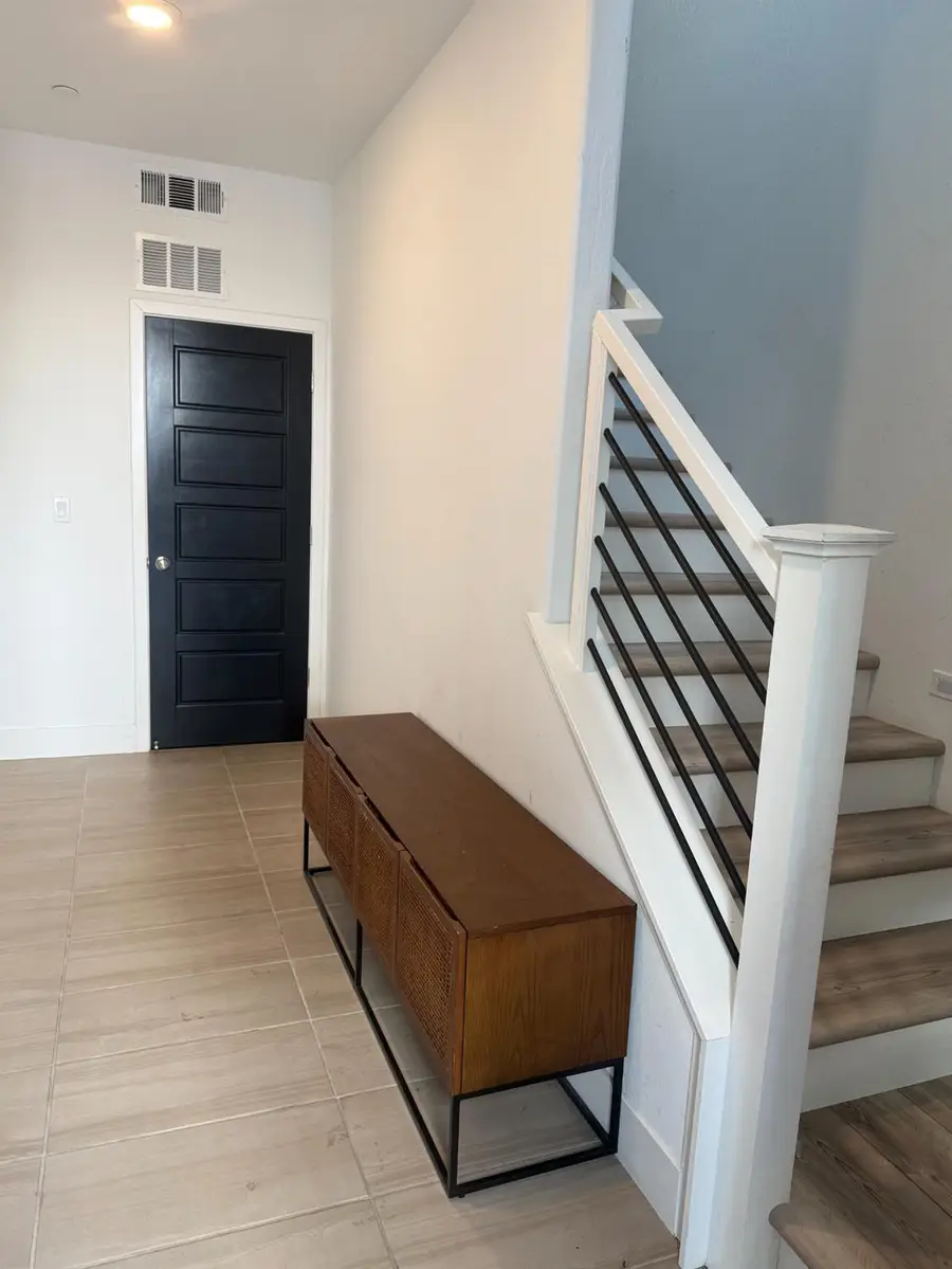 10958 N Honeysuckle Drive, Fresno, CA 93730 - Image #3