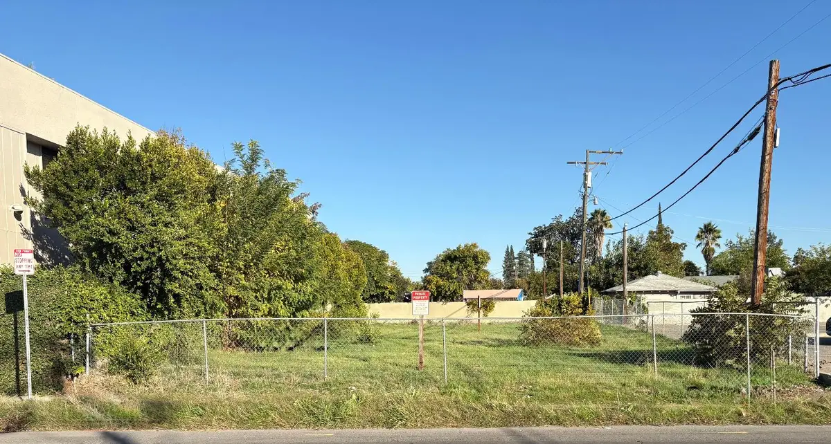 3004 N Maroa Avenue, Fresno, CA 93704 - Image #1