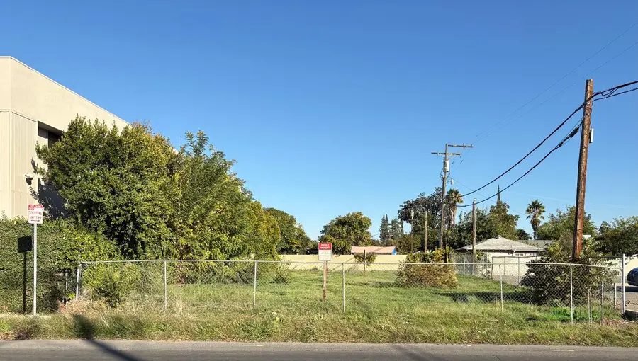 3004 N Maroa Avenue, Fresno, CA 93704 - Image #2