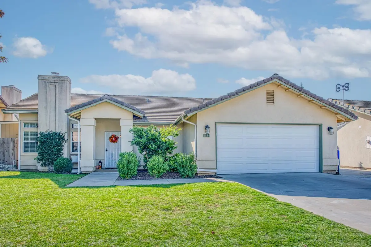 132 Forest Drive, Kingsburg, CA 93631 - Image #1