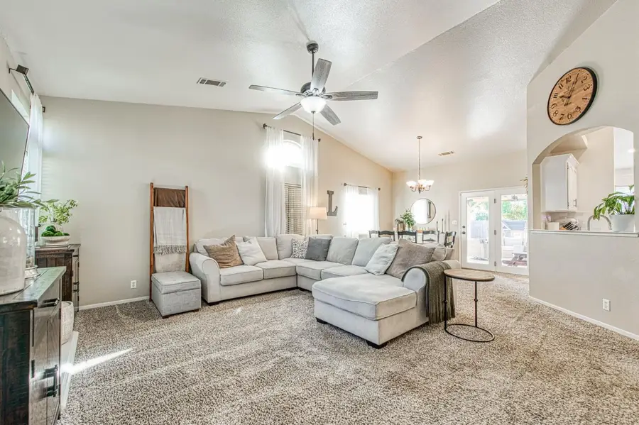 132 Forest Drive, Kingsburg, CA 93631 - Image #3