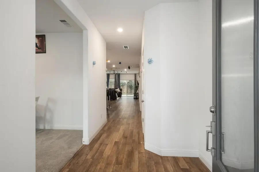 5823 E Pitt Avenue, Fresno, CA 93727 - Image #3